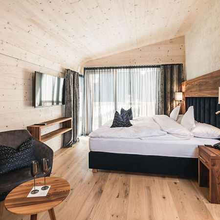 Hotel Portillo Dolomites 1966' เซลวาดีวัลการ์เดนา ห้อง รูปภาพ